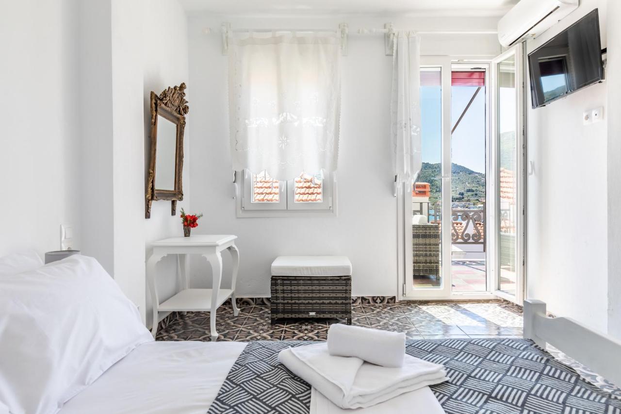 Thimisi Skopelos Town